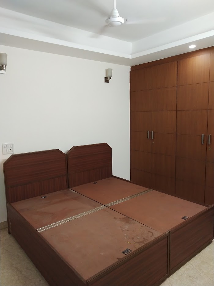 Builder Floor Available for Rent in Sukhdev Vihar