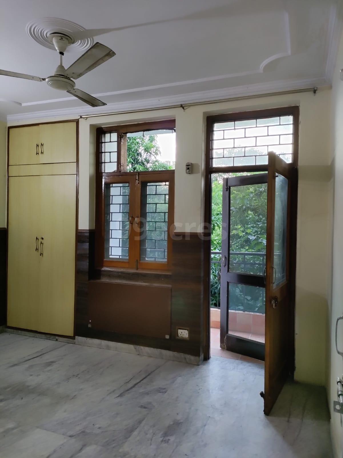 DDA Flat Available for Rent in Sukhdev vihar